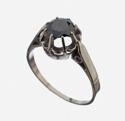 18 kt Gold Diamant-Ring, WG 750/000, schwarzer Diamant (beh.) ca. 0.60 ct, RW 50, ca. 2.5 g