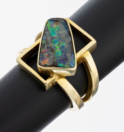 14 kt Gold Opal-Ring, GG 585/000, ungewöhnliches Design, Boulderopal ca. 4.0 ct, RW 57, ca. 10.7 g