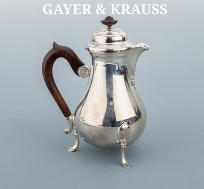 Kaffeekanne, deutsch, wohl 1950er-60er Jahre, 925er Silber, schlichte bauchige Form, Deckel mit Scharnier, mehrfach getreppt, auf 3Füßen, ...