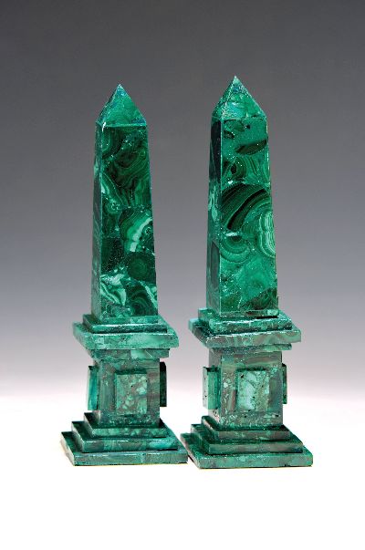 Paar Obelisken aus Malachit, neuzeitlich, J. je ca. 18cm