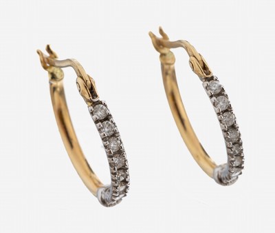 Paar 14 kt Gold Brillant-Ohrcreolen, WG/GG 585/000, 16 Brillanten zus. ca. 0.10 ct Weiß/p, ca. 1.8 g