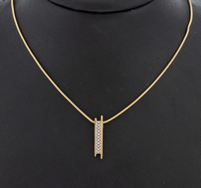 9 kt Gold Brillant-Anhänger, GG 585/000, part. rhod., 11 Brillanten zus. ca. 0.05 ct Weiß/p, an Schlangenkette, GG 585/000, L. ca. 50 cm, ...