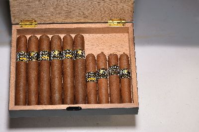 Konvolut 11 Behikes, Cohiba, Havana, Kuba, um 2001-2009, 6x Ringmaß 56, Laguito No.6, 5x Ringmaß 52, Laguito No. 4, in orig. Holzkiste für 56er ...