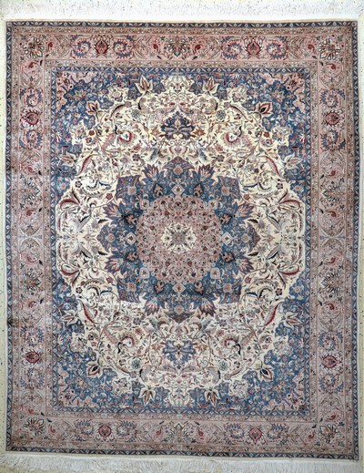 Esfahan fein, China, Ende 20.Jhd, Korkwollemit Seide, ca. 300 x 250 cm, EHZ: 2
