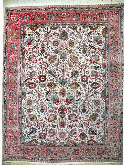 Täbriz, Persien, Mitte 20.Jhd, Wolle auf Baumwolle, ca. 396 x 312 cm, verblasst, EHZ: 3