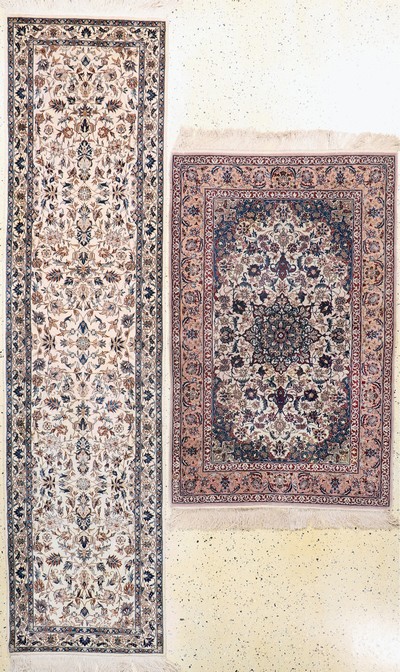 2 Lots Esfahan fein, China, Ende 20.Jhd, Korkwolle, ca. 170 x 107 cm & 310 x 78 cm, Mottenfrass, EHZ: 2-3