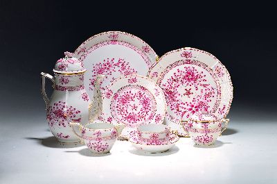 Service, Herend, "Waldstein Rosen Purpur", 2. Hälfte 20. Jh., Flechtrand, Porzellan, indische Blumen, Goldränder, Kaffeekanne, Zuckerdose ...