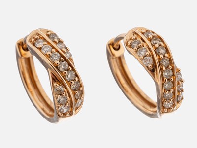 Paar 14 kt Gold Brillant-Ohrcreolen, RoseG 585/000, 28 Brillanten zus. ca. 0.33 ct Braun/p1, ca. 3.7 g, Schmuckpass anbei