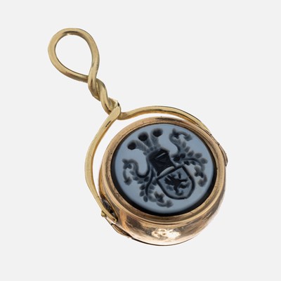 14 kt Gold Medaillon-Anhänger, GG 585/000, mittig drehbares Element, beide Seiten aufklappbar mit Medaillon, 1 Seite mit Lagenachat, Intaglio eines ...