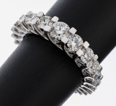 18 kt Gold Brillant-Memoryring, WG 750/000,Schiene nach unten verjüngt, 26 Brillanten im Größenverlauf zus. ca. 1.90 ct feines Weiß/si,RW 56, ...