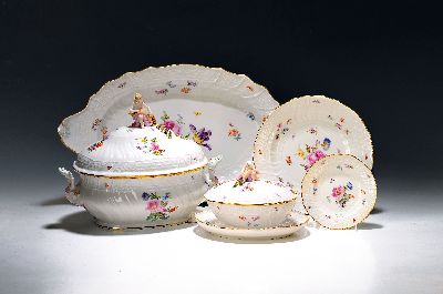 Tafelservice, Meissen, Neubrandenstein, Blumenbukett mit Insekten, Knaufschwerter bis 1930er Jahre, komplett für 6 Personen, Deckelschüssel mit ...