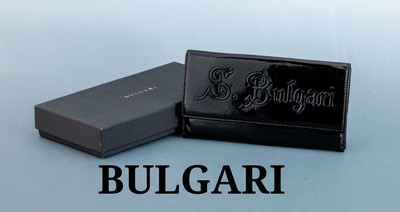 BULGARI Geldbörse, aus der Serie: S. Bulgari, schwarzes Lackleder, innen schwarzes Glattleder, großes Münzfach, 4 Banknotenfächer, 12 ...