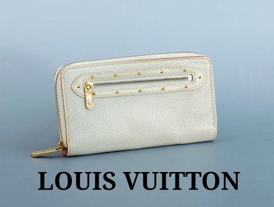 LOUIS VUITTON Geldbörse, "Suhali Blanc", cremefarb. Leder, Monturen und Nieten Metall verg., Münzfach mit Reißverschluss, 2 große ...