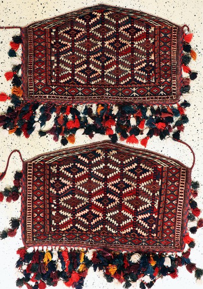 2 Asmalyk antik, Turkmenistan, um 1900, Wolle auf Wolle, ca. 110 x 70 cm, leicht verfärbt, EHZ: 2