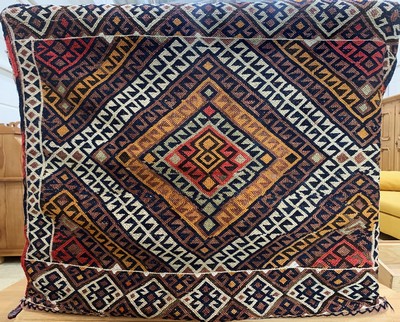 Mafrasch alt, Türkei, Anfang 20.Jhd, Wolle auf Wolle, ca. 80 x 68 X 37 cm, EHZ: 2