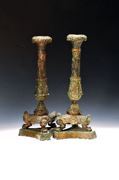 Paar große Leuchter, Empirestil, 19. Jh., Bronze, patiniert, Altersspuren, H. ca. 36.5cm