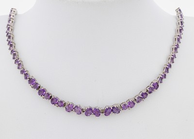 Amethyst-Diamant-Collier, 925er Silber, oval- und tropfenf. facett. Amethyste zus. ca.20.0 ct, 11 8/8-Diamanten zus. ca. 0.10 ct Weiß/p, L. ca. 46 ...