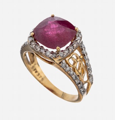 9 kt Gold Rubin-Brillant-Ring, GG 375/000, facett. Rubin (beh.) ca. 3.00 ct, Brillanten zus. ca. 0.70 ct Weiß/si-p, Ringschultern mit ...