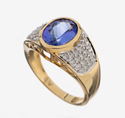 14 kt Gold Tansanit-Brillant-Ring, GG 585/000, ovalfacett. Tansanit ca. 3.50 ct, 38 Brillanten zus. ca. 0.60 ct Weiß/si-p, RW 57, ca. 5.9 g