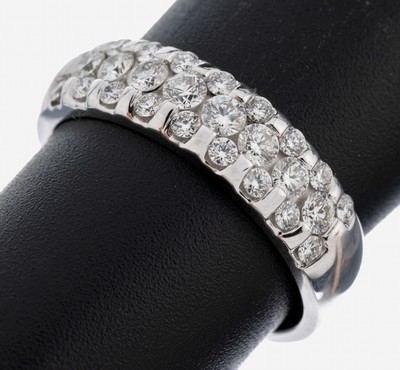14 kt Gold Brillant-Ring, WG 585/000, 27 Brillanten zus. ca. 1.25 ct feines Weiß- Weiß/vvs-si, RW 57, ca. 4.8 g