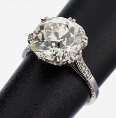 18 kt Gold Diamant-Ring, WG 750/000, Altschliffdiamant ca. 4.18 ct get.Weiß/vs2, Ringschultern bes. mit kl. 8/8-Diamanten, RW 50, ca. 3.9 g