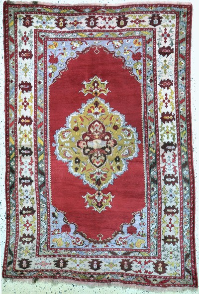 Yahyaleh alt, Türkei, Anfang 20.Jhd, Wolle auf Wolle, ca. 200 x 136 cm, EHZ: 2-3 (restauriert).