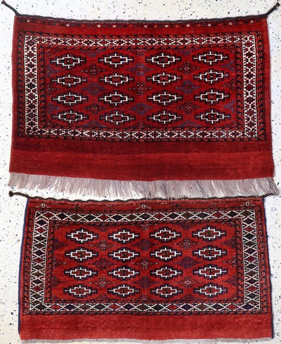 2 Lots Tekke Tschowal, Turkmenistan, um 1900, Wolle auf Wolle, ca. 116 x 73 cm, EHZ: 2