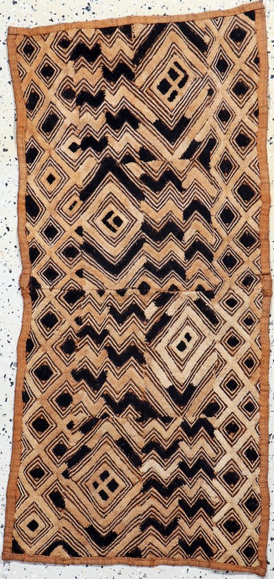"Rafia" Teppich, Afrika, Anfang 20.Jhd, Holzfaser, ca. 113 x 55 cm, EHZ: 3
