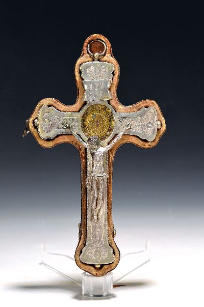 Reliquienkreuz aus Silber, Peter Streissel (um 1746 Innerstätten- gest. 1813), München, 1783, Silber gemarkt, Kruzifix graviert, vollplastisches ...