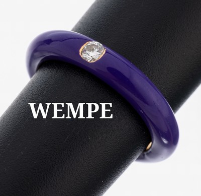 18 kt Gold WEMPE Brillant-Ring, GG 750/000,Ringschiene außen mit lila Email, Brillant ca.0.10 ct feines Weiß/vs, RW 55, ca. 8.1 g