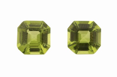 Lot 2 lose Peridots, zus. ca. 2.93 ct, Square Emerald Cut, schöne Farbe