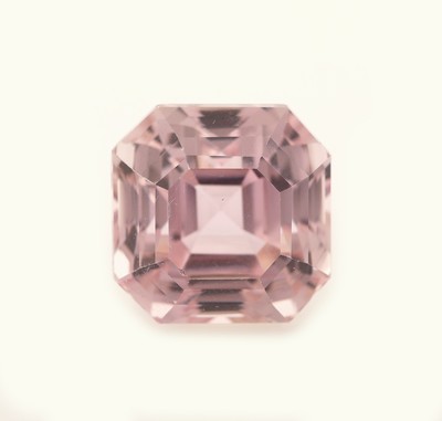 Loser Kunzit, ca. 45.21 ct, oktagonal facett.,ca. 18.18 x 18.30 x 16.70 mm