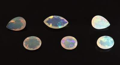 Lot 6 lose Opale, zus. ca. 10.56 ct, 3 x ovalfacett., 2 x facett. Tropfen, 1 x facett. Navette, versch. Größen