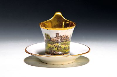 Tasse mit Untertasse, KPM Berlin, um 1790/ 1800, Ansicht von Kynast, feine polychrome Handmalerei, bez. Kynast, Burgendarstellung H. ca. 9 cm, ...