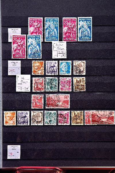 2 Briefmarkenalben, Französische Zone, 1x gestempelt, mit Michel Nr. 36, mit Doubletten; 1x postfrisch, ohne Rot-Kreuz-Block