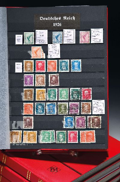5 Briefmarkenalben, Deutsches Reich ab 1872 und Drittes Reich, z.T. postfrisch, viele ohne Gummi, unterschiedliche Erhaltung