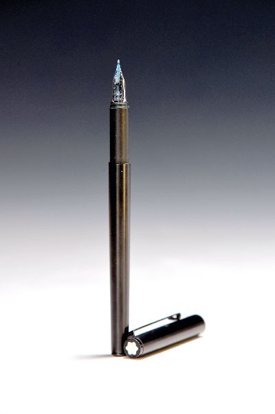 Füllfederhalter Noblesse, Montblanc, Feder aus 585er-Silber, schwarzes Gehäuse, ca. 23g, L. 14,7 cm, Gebrauchsspuren