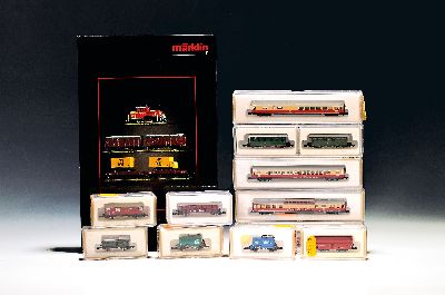 Konvolut Modelleisenbahnen: Märklin mini-club, Spur Z, Dieselloks 8864, 8875, Schienenzeppelin 8876; Set 8134 500 Jahre Post; Personenzugset 8101; ...