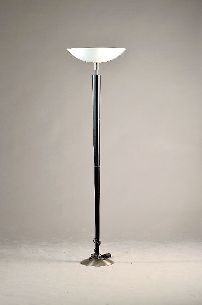 Stehleuchte, im Art-Deco-Stil, 20.Jh., Deckenfluter mit Glas Schirm, geschwärzter Standfuß, Funktion nicht geprüft, H. ca. 185 cm