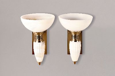 Paar Wandleuchten/-Lampen, Art-Deco-Stil, Alabaster und Metall, eine Brennstelle, H. ca. 37 cm, Fu. nicht gepr.