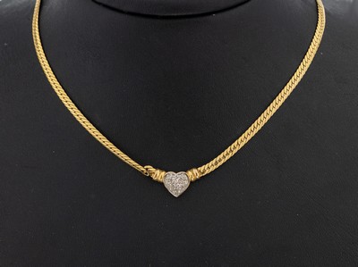 8 kt Gold Diamant-Collier, GG 333/000, herzf. Mittelteil rhod., 12 8/8-Diamanten zus.ca. 0.06 ct Weiß/p, L. ca. 45.5 cm, Karabinerschließe, ca. ...