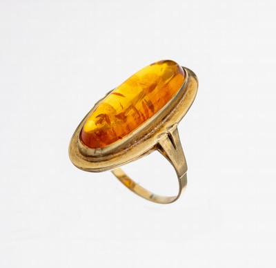 8 kt Gold Bernstein-Ring, 1950er Jahre, GG 333/000, gr. Ringkopf mit länglich ovalem Bernstein-Cabochon, RW 59, ca. 3.5 g