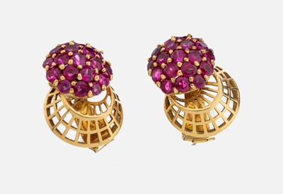 Paar 18 kt Gold Rubin-Ohrclips, 1960er Jahre, GG 750/000 gepr., 38 rundfacett. Rubine zus. ca. 1.20 ct, ca. 6.6 g
