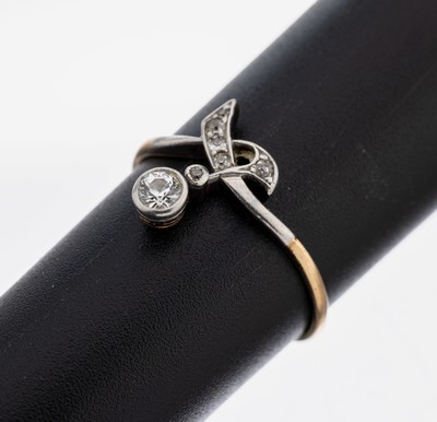 14 kt Gold Jugendstil Diamant-Ring, um 1900, GG 585/000 gepr., floraler Ringkopf schauseitig Silber, 6 Altschliffdiamanten zus.ca. 0.12 ct Weiß/p, ...