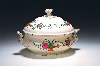 Deckelterrine, Meissen, 1924-33, Garbendekor, Porzellan, polychrom bemalt, Goldstaffage, 2. Wahl, ca. 27 x 38 x 25 cm