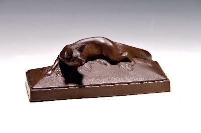 Figur/Briefbeschwerer, Meissen, Böttger Steinzeug, schnürender Fuchs, Mod. 86203, Formernummer 131, 2. Hälfte 20. Jh., ca. 5 x 13.5 x 6 cm