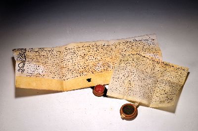 Zwei Urkunden, Barock, 17./18.Jh. Kurrentschrift in Tinte auf Pergament, 1x Kaufbrief ausgestellt im Namen des Syndicus der Stadt Landau/Pfalz von ...