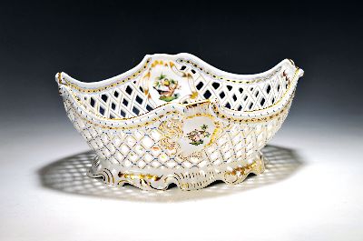 Große Korbschale, Herend Ungarn, 20. Jh., Dekor Rothschild im Fond und in 4 Kartuschen, Goldstaffage, ca. 16.5x40x30cm