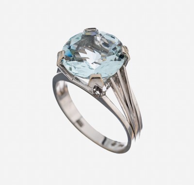 14 kt Gold Aquamarin-Ring, WG 585/000, rundfacett. Aquamarin ca. 3.0 ct, RW 56, ca. 5.7 g