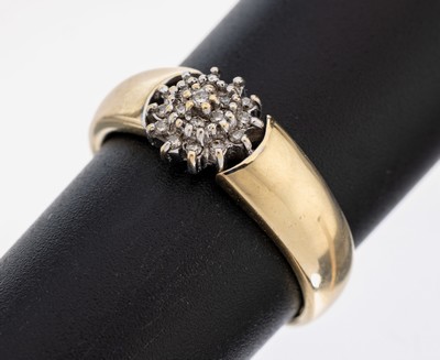 14 kt Gold Brillant-Ring, GG/WG 585/000, 19 in WG gefasste Brillanten zus. ca. 0.10 ct l.get.Weiß-get.Weiß/si-p, RW 58, ca. 4.9 g